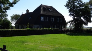 Maison de chaume au nord de la Hollande